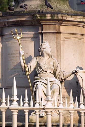 Londyn City, pomnik Queen Anne przed katedrą św. Pawła.